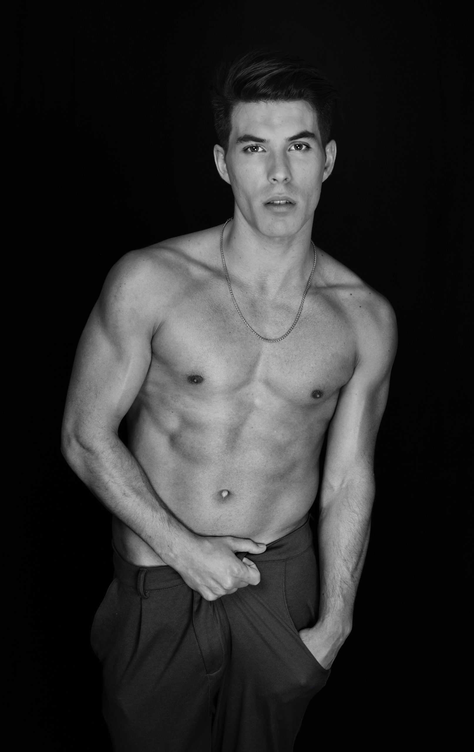 Adrian Barinaga Mister RNB Ourense 2020 Cuerpo