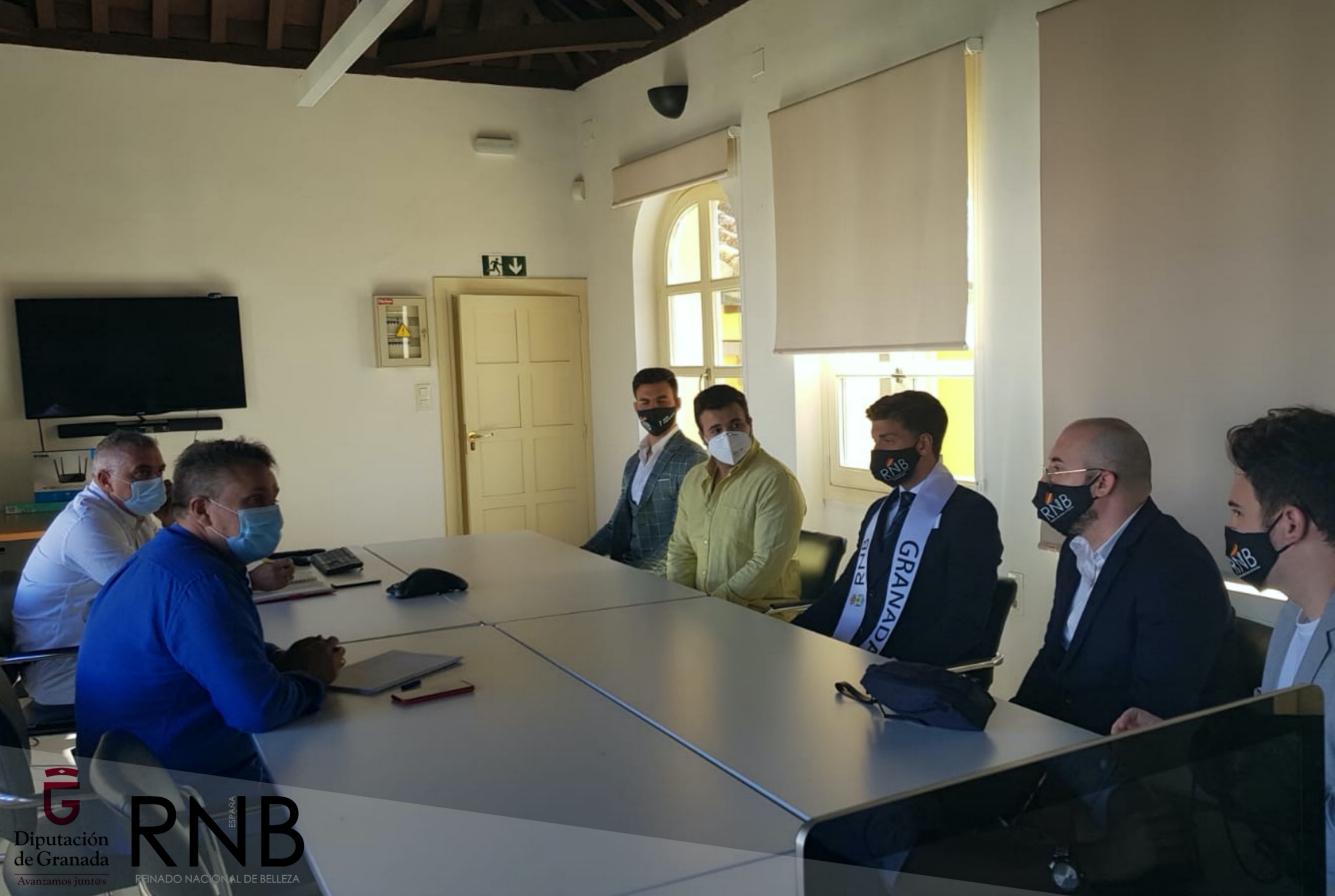 Diputacion de Granada, Jose Enrique Medina, recibe a Francisco Molina, RNB Granada, a Pablo Herrera, RNB Internacional, y a RNB Espana, Juan Delgado y Jesus Bueno 5