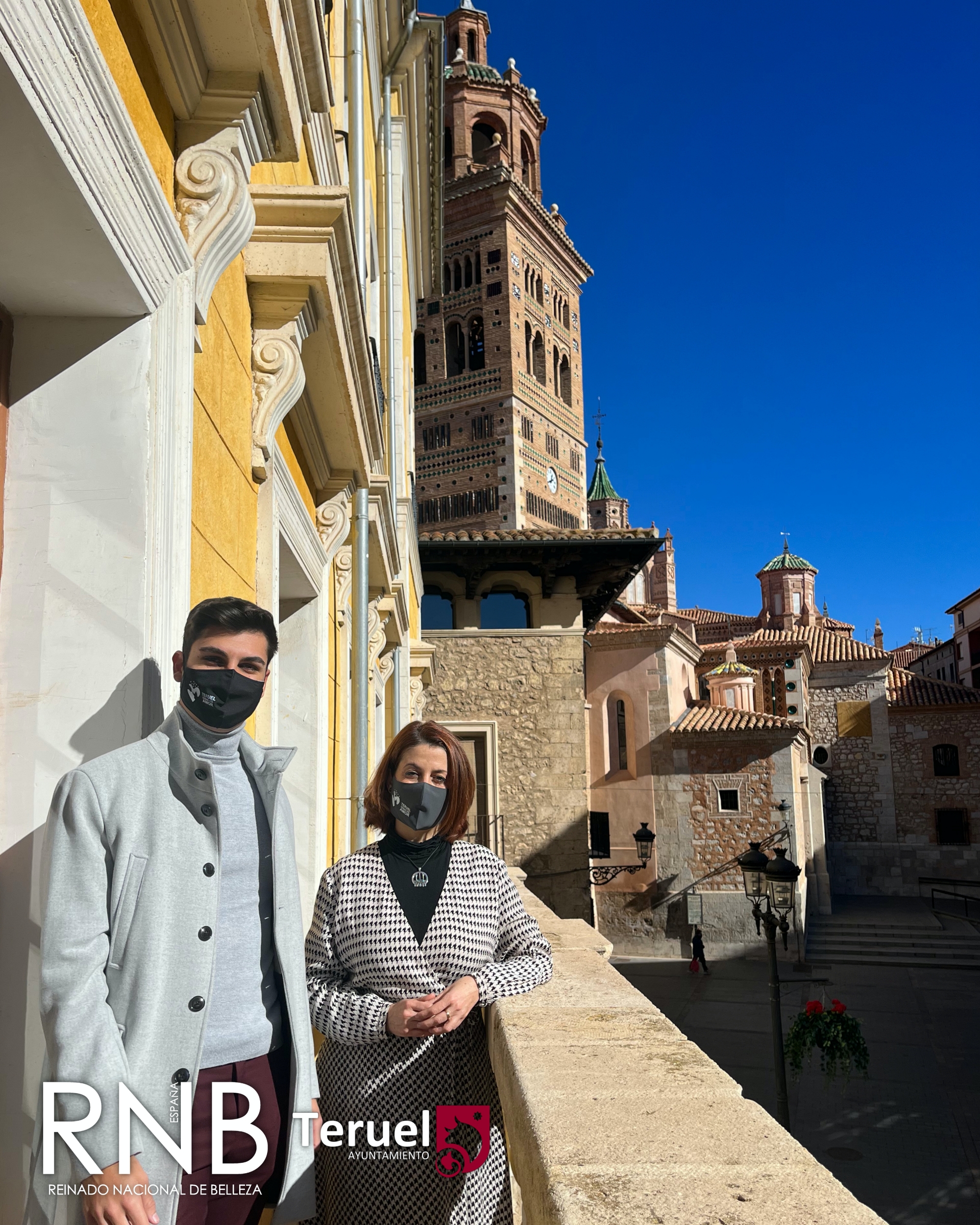 Borxa Ramo, Mister RNB España Teruel 2022, es recibido por la Alcaldesa de Teruel Emma Buj 2