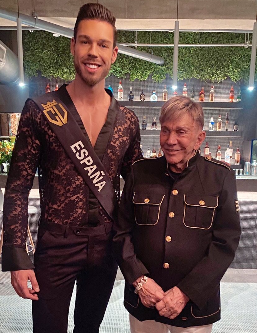 Pablo Estrada Mister RNB España Caballero Universal con el Zar de la Belleza, Osmel Sousa