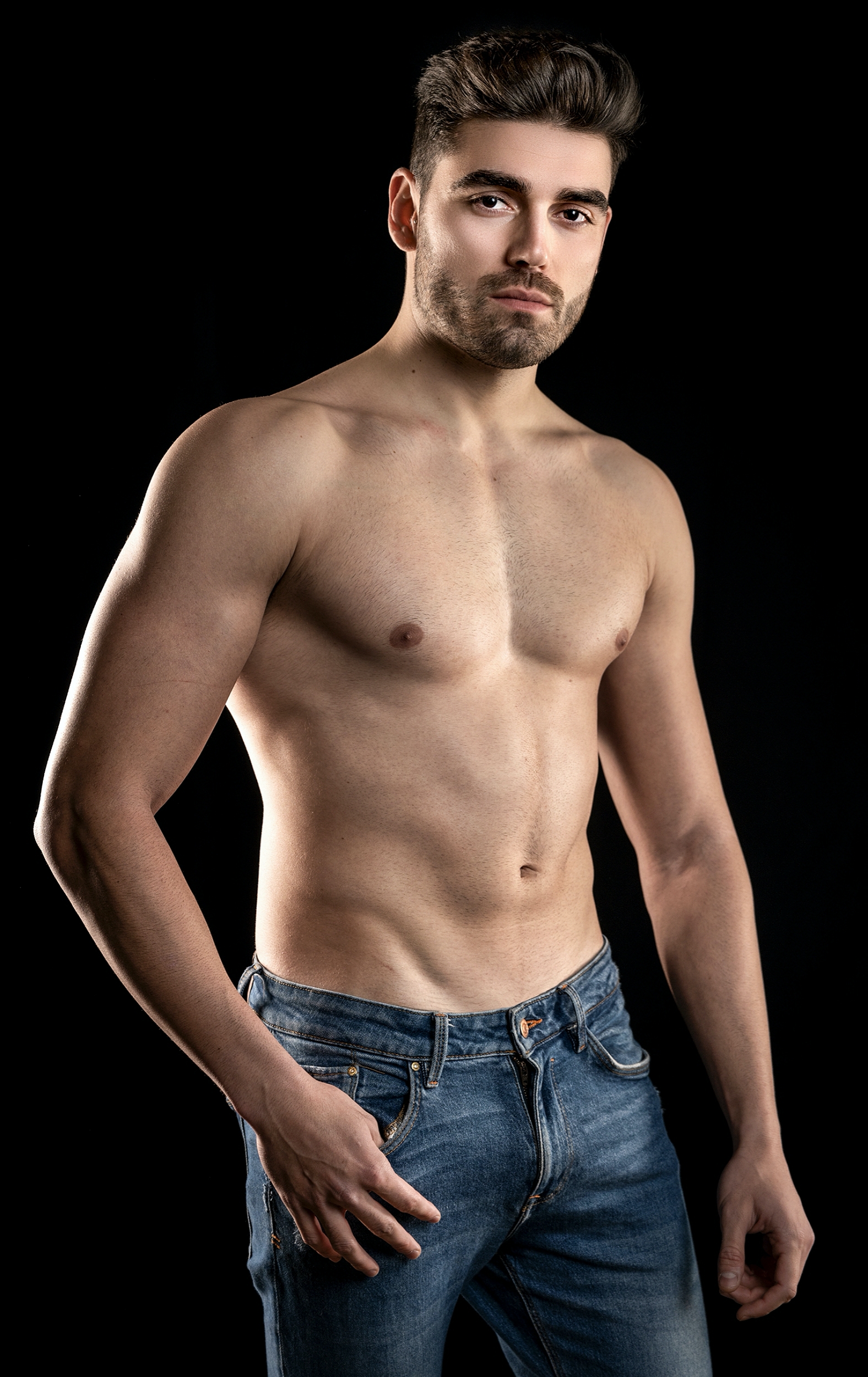 Mister RNB Valencia 2023 Mario Izquierdo Profile Half Body Shot