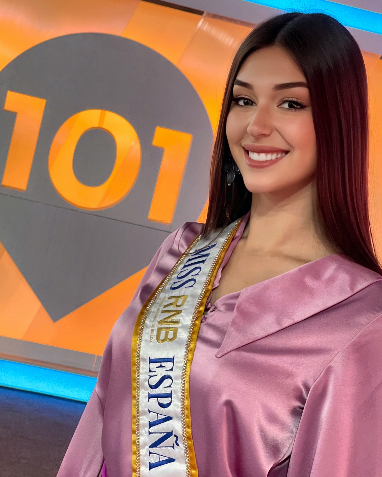 Llego la Hora 101TV Lola Wilson previo a su partida al Miss Supranational 2023 1