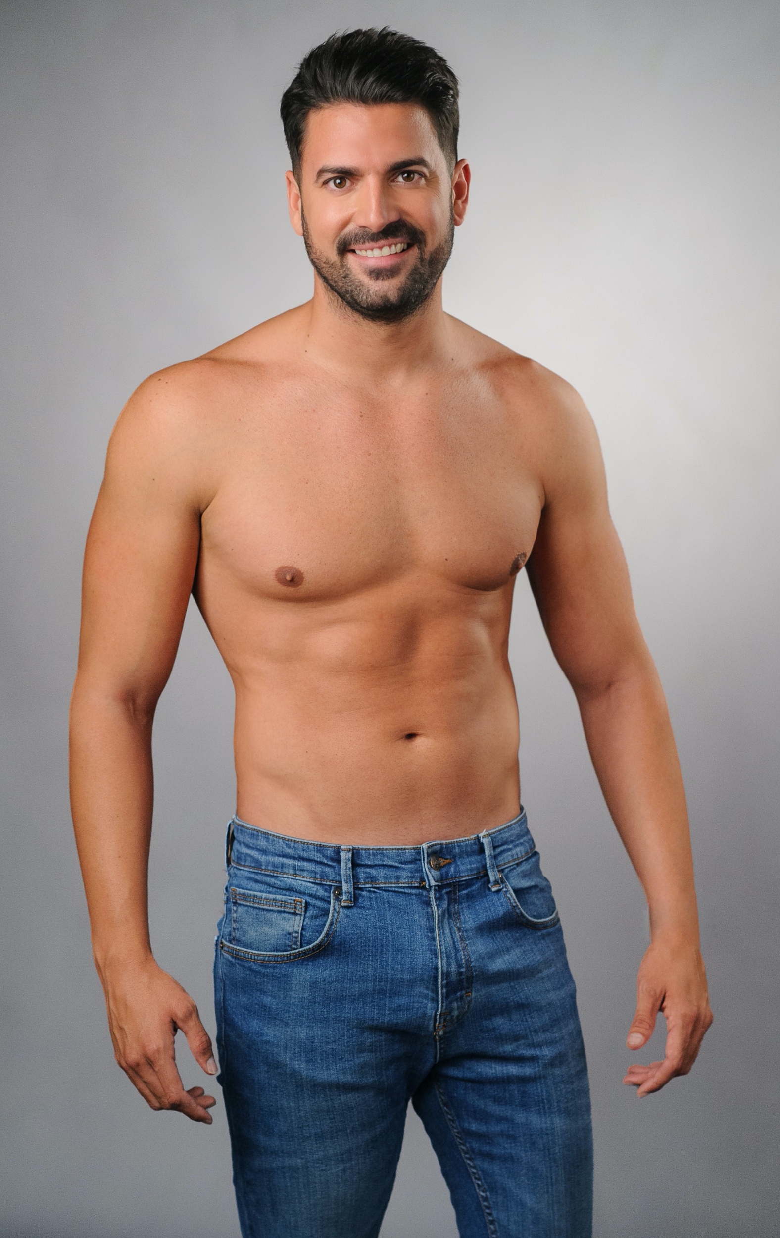 Mister RNB Avila 2023 Javier Zurita Profile Half Body Shot