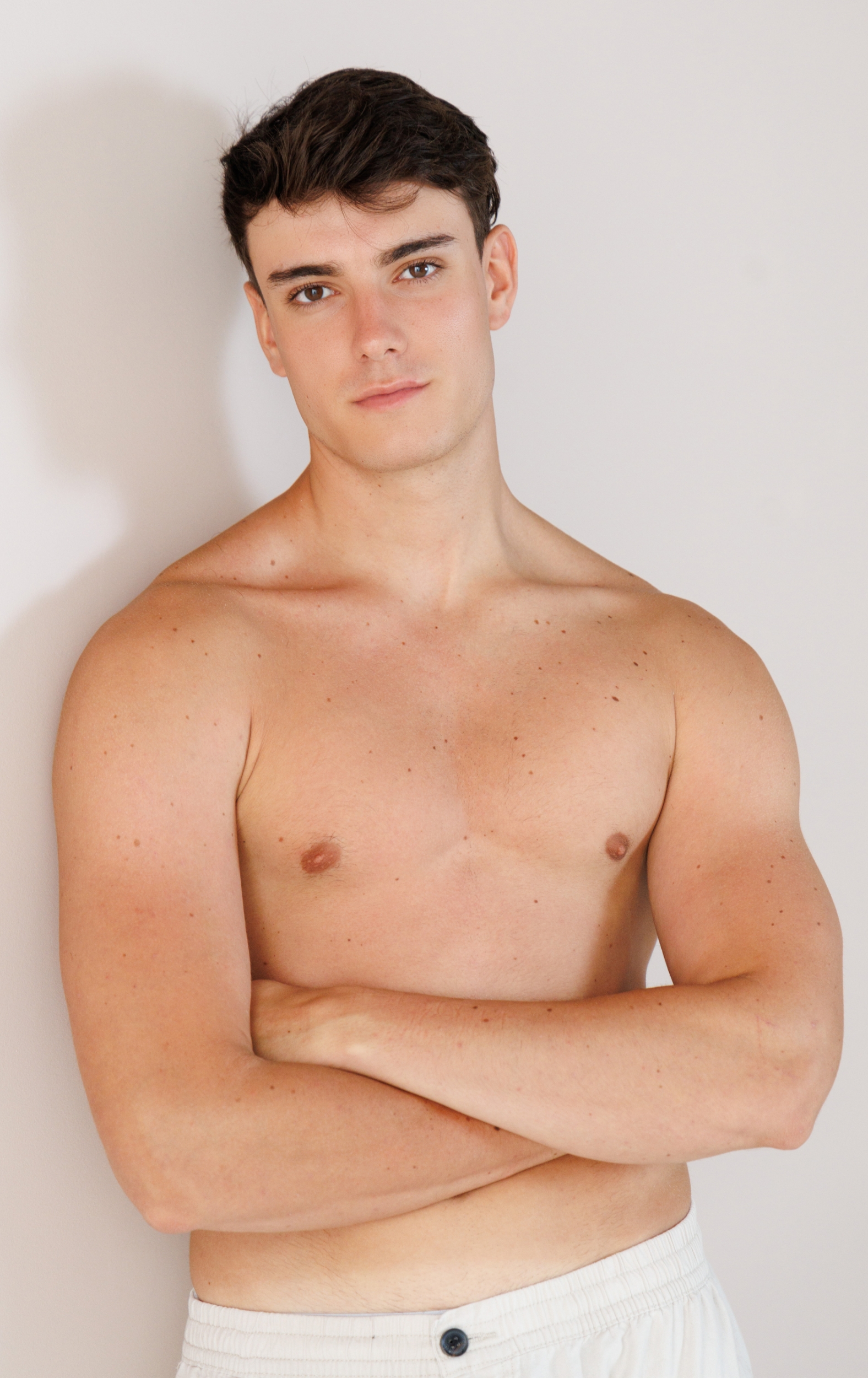 Mister RNB La Rioja 2024 Ander Fernandez Profile Half Body Shot