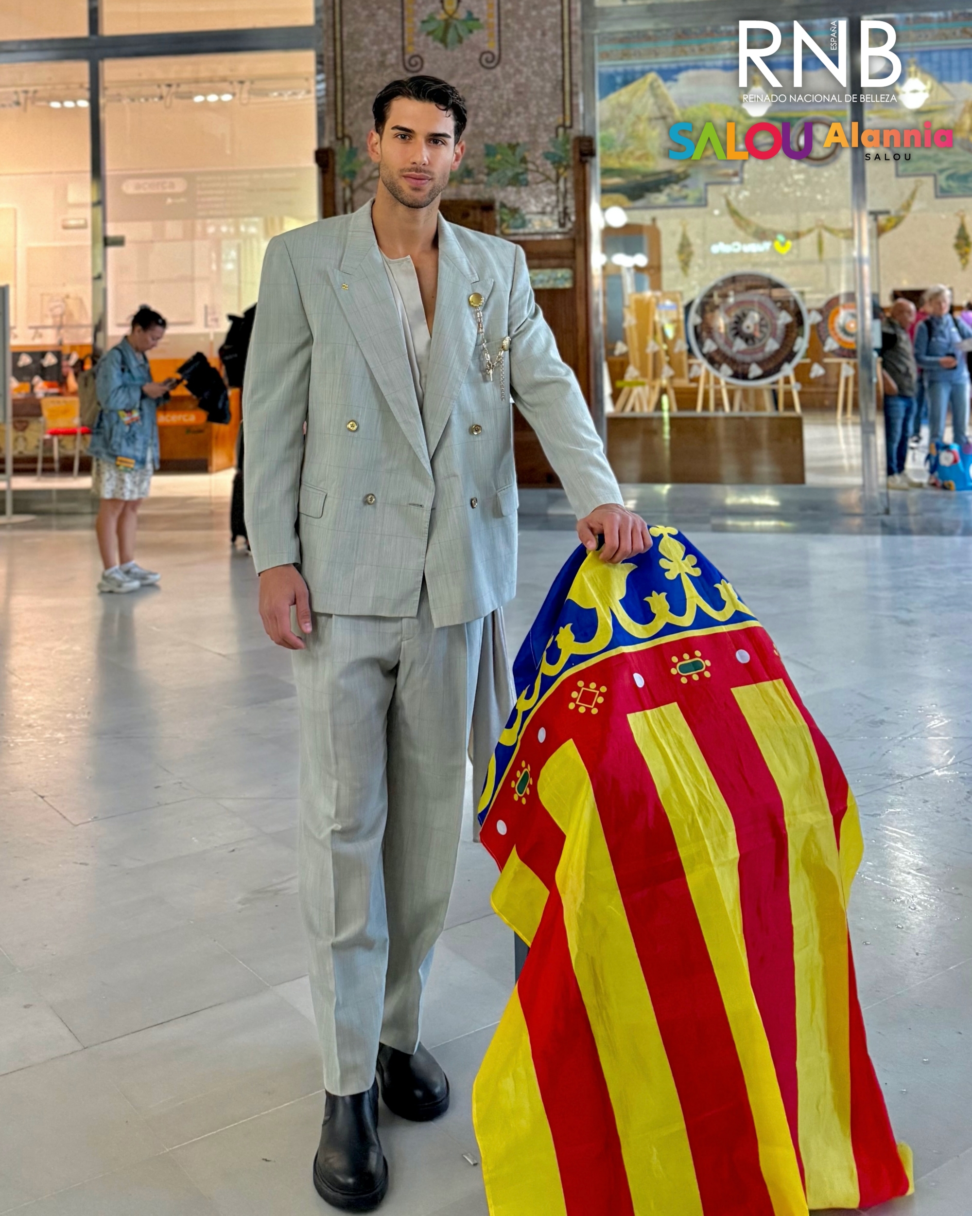 Salida Mister RNB España 2025 Mister Valencia Luis Caparros Salida Mister RNB España 2025 Mister Valencia Luis Caparros
