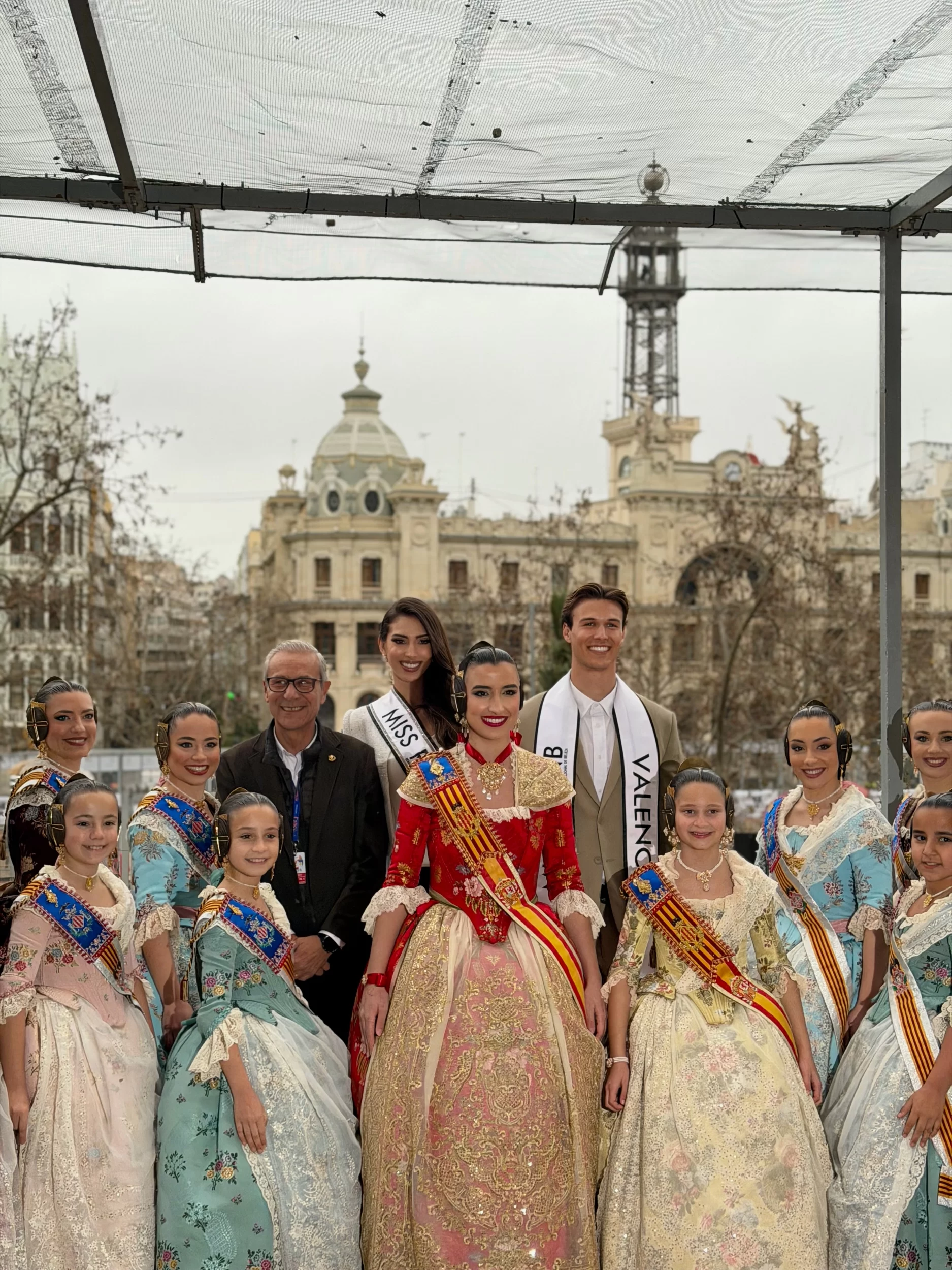 Mascleta Fallas 2026 Miss Mister RNB Valencia 2026 Carlos Salvador Irene Cabrera 1 Ayuntamiento Balcon Fallera Mayor Carmen Prades Infantil Marta Mercader