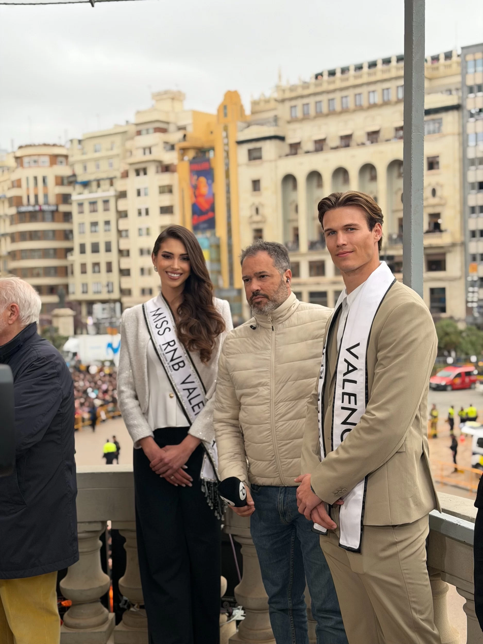Mascleta Fallas 2026 Miss Mister RNB Valencia 2026 Carlos Salvador Irene Cabrera 13 Ayuntamiento Balcon A Punt