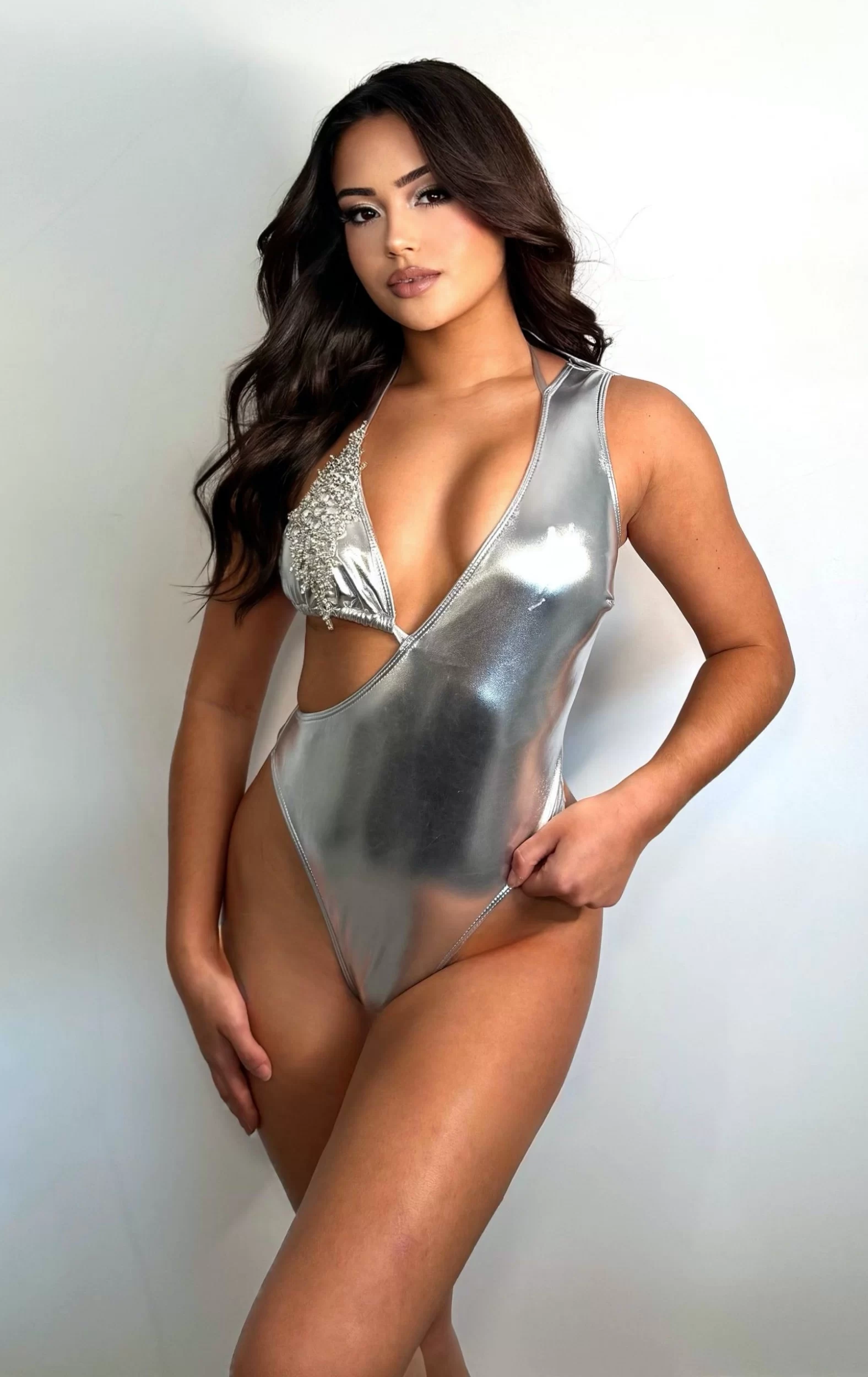 Miss RNB Cadiz 2026 Aitana Carballar Profile Half Body Shot