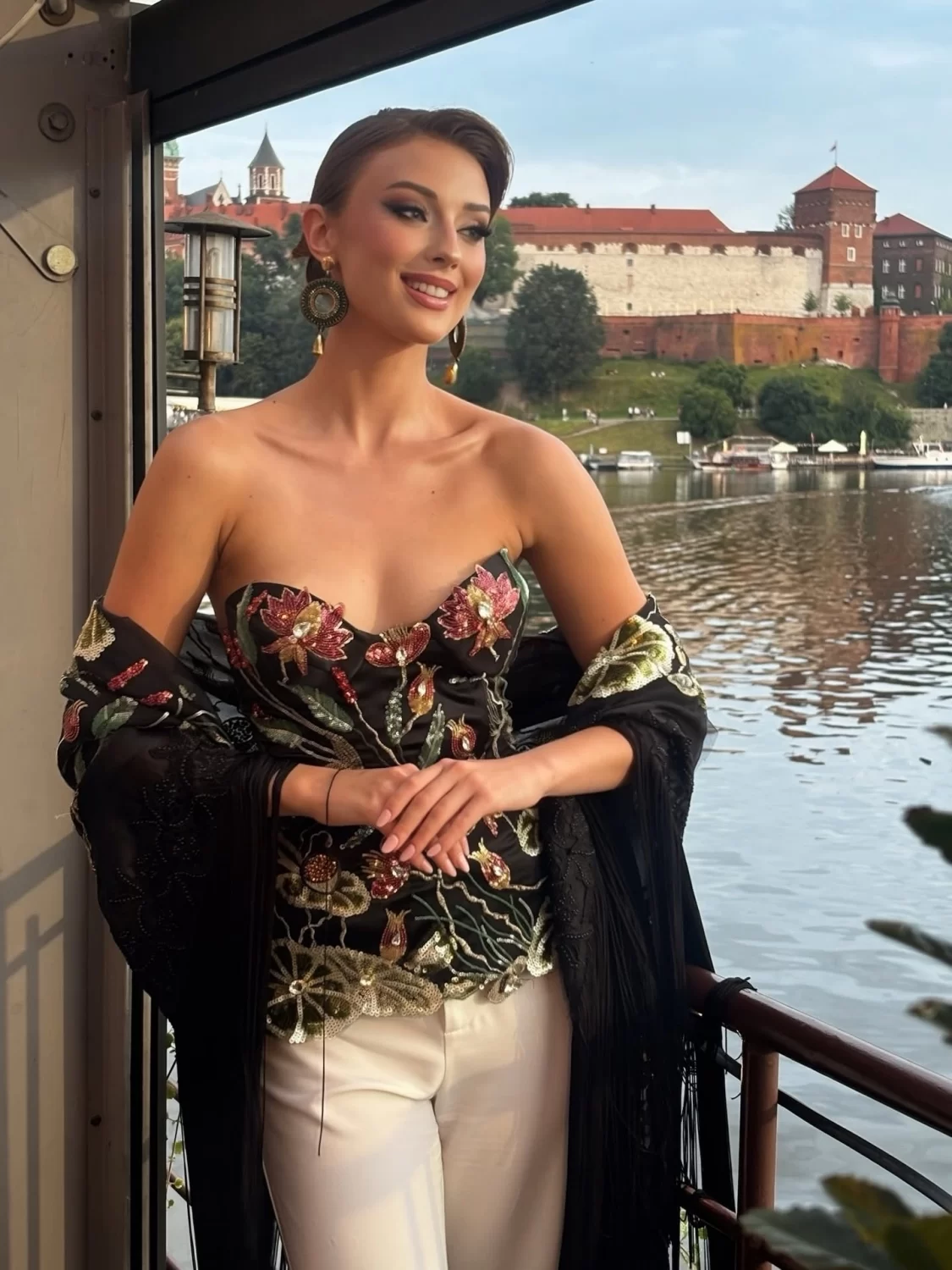 Nelly Mestre Miss RNB España 2026 Miss Supranational Spain Day 3 Vistula River Boat Wawel Castle 2