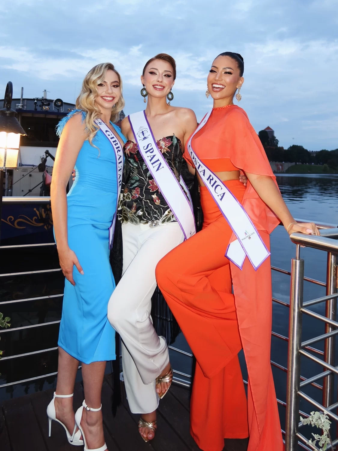 Nelly Mestre Miss RNB España 2026 Miss Supranational Spain Day 3 Vistula River Boat Wawel Castle 4 Miss Gibraltar Miss Costa Rica